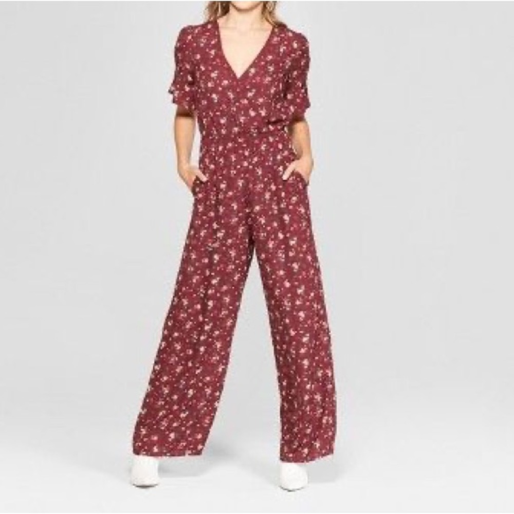 Wild Fable Maroon Floral Jumpsuit Size XS.